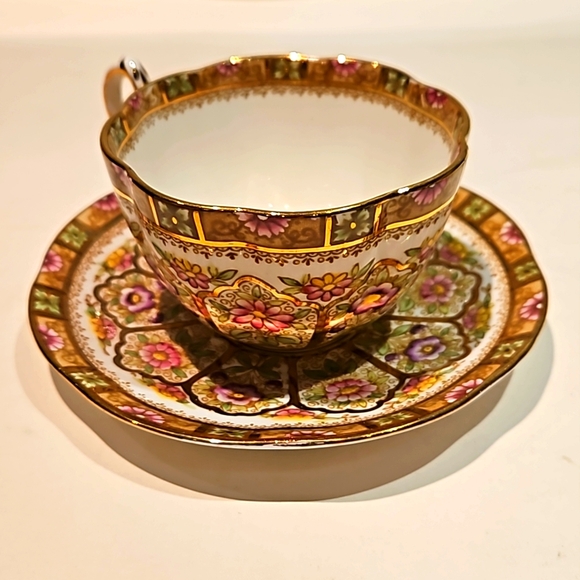 Royal Albert Crown China tea cup and sauce - Picture 1 of 8